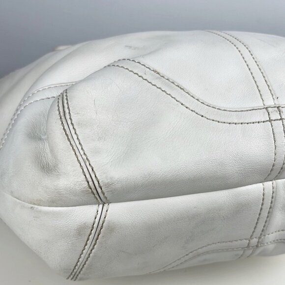 Vintage Coach Y2K White Leather Buckle Zipper Shoulder Bag 9544 - Picture 8 of 16